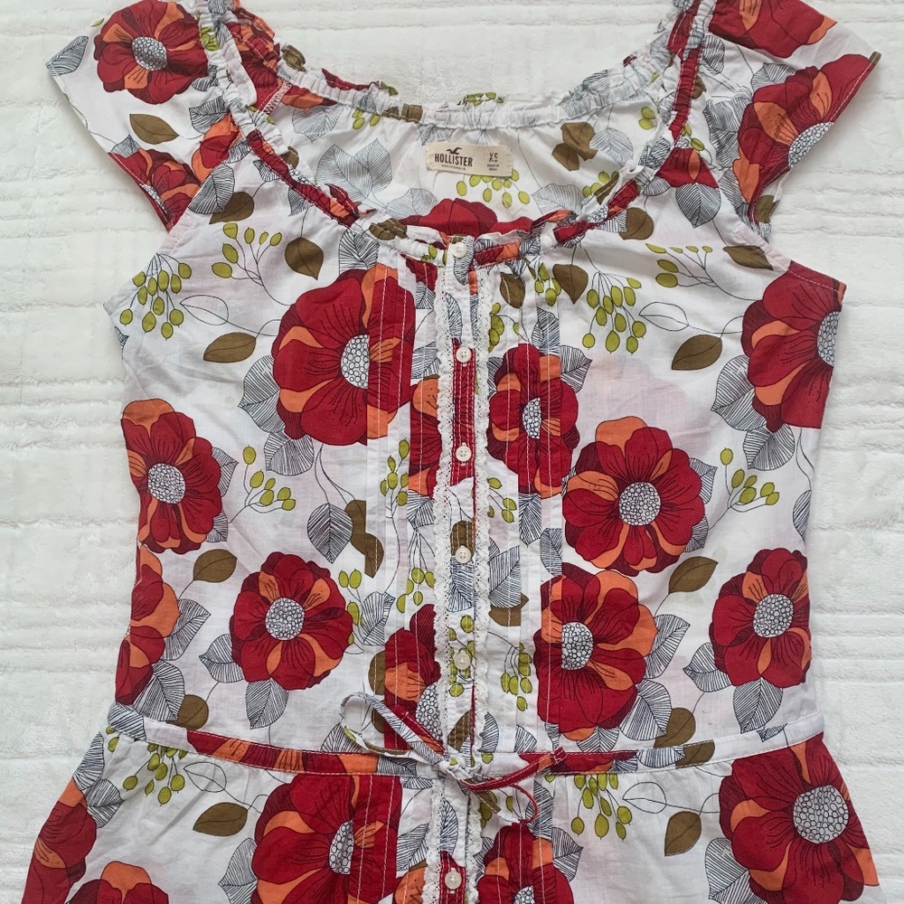 Hollister Flowered Blouse (XS)